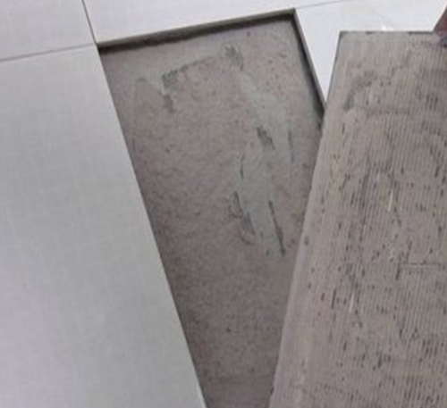 安源瓷砖空鼓维修公司分享瓷砖铺贴时如果打浆（即涂抹在瓷砖背面和基层上的砂浆或瓷砖胶）过少，会带来以下问题